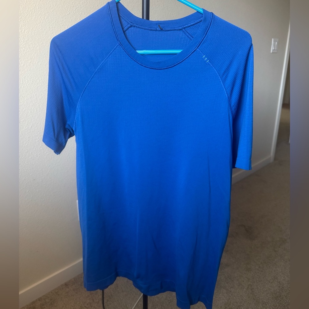 Lululemon Men's Metal Vent Tech Royal Blue Shirt